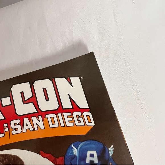 Comic-Con International: San Diego 2017 Souvenir Book - Picture 2 of 8